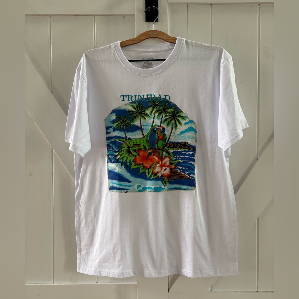 M2 Gear Tropical Trinidad Parrot 100% Cotton Stitched Graphic Tee